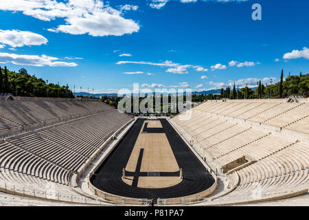 Panathenaic Stadion mit Wolken im Himmel, Athen, Griechenland Stockfoto