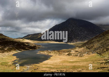 Dramatische Szenerie um Llyn Idwal im Snowdonia National Park, North Wales. Stockfoto