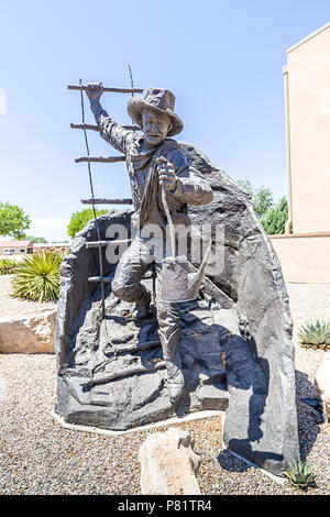 Jim (James Larkin) White Skulptur, Entdecker der Carlsbad Caverns, nationalen Höhle und Karst Forschungsinstitut, Carlsbad, New Mexico, USA Stockfoto