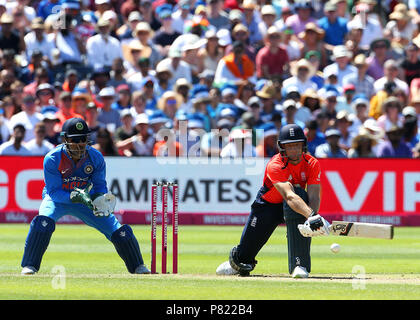 England's Jos Buttler in schlagende Aktion während des Zweiten Vitalität ES Serie 20 Gleiches an die Brightside Boden, Bristol. Stockfoto