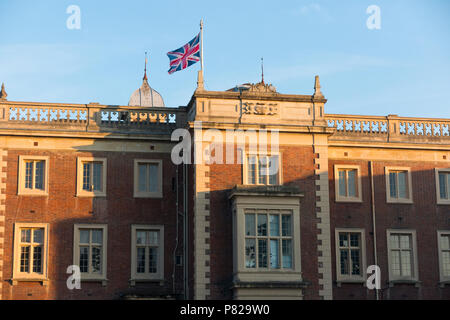 Hinten/hinten Kneller Hall mit Union Flagge, & flag Pole, Twickenham. Es beherbergt die Royal Military School of Music. Twickenham. (99) Stockfoto