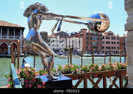 Lorenzo Quinn - die Kraft der Natur, Skulptur, Venedig 2018 Stockfoto