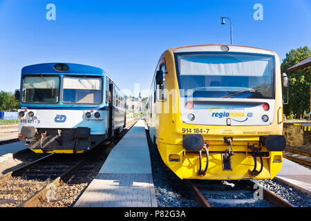 Pseudogoticky zamek z 1547, Zruc nad Sázavou, Středočeský kraj, Ceska Republika/neo-gotische Burg aus 1547, Stadt Zruc nad Sázavou, Mittelböhmen, Stockfoto
