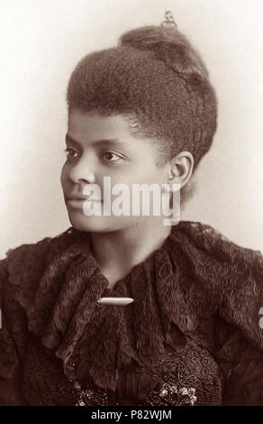 Ida B. Wells (1862-1931) war ein Afrikanisch-amerikanische Frau, die in die Sklaverei geboren, der führend in der frühen Bürgerrechtsbewegung geworden ist. Als investigativer Journalist und Sprecher, Sie ausgesetzt, die Ungerechtigkeit und die Schrecken der lynchmord im amerikanischen Süden während des Wiederaufbaus. Sie war auch einer der Gründer der NAACP (Nationale Vereinigung zur Förderung der farbigen Bevölkerung). (Foto c 1893) Stockfoto