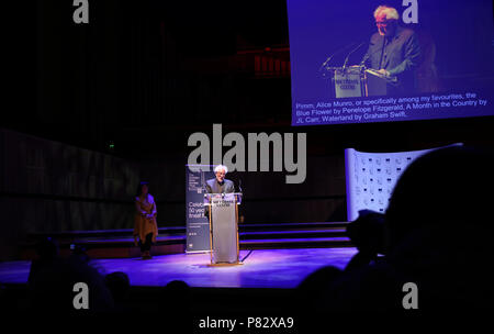 Canadian-Sri Lanka Autor Michael Ondaatje spricht nach genannt werden den Gewinner des Goldenen Man Booker für seinen Roman "Der englische Patient" in der Royal Festival Hall, Southbank Centre in London. PRESS ASSOCIATION. Bild Datum: Sonntag, Juli 8, 2018. Photo Credit: Isabel Infantes/PA-Kabel Stockfoto