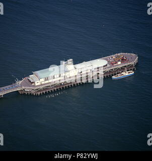 AJAXNETPHOTO. BOURNEMOUTH, England. - Luftbilder - der PIER MIT DEM VERGNÜGEN REISE BOOT DORSET BELLE günstig neben. Foto: Jonathan Eastland/AJAX REF: 992807 5 Stockfoto