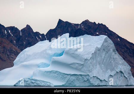 Eisberge vor der Küste von Taliisaq, Ost Grönland Stockfoto