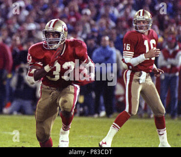 San Francisco, Kalifornien, USA. 27 Nov, 1989. San Francisco 49ers vs New York Giants im Candlestick Park Montag, 27. November 1989. 49ers Beat Riesen 34-24. San Francisco zurück laufen Roger Craig Credit: Al Golub/ZUMA Draht/Alamy leben Nachrichten Stockfoto