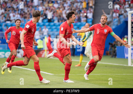 Samara, Russland. 07. Juli 2018. goalie Harry MAGUIRE (2. von rechts, ENG) jongliert mit Links zu rightn. r. Dele ALLI (GER), John Steine (GER), Harry KANE (ENG) über das Ziel machen es 1-0 für England, Jubel, Jubel, Jubeln, Freude, Jubel, Feiern, goaljubel, vollständige Abbildung, Querformat, Schweden (SWE) - England (ENG) 0:2, Viertelfinale, Spiel 60, am 07.07.2018 in Samara; Fußball-WM 2018 in Russland vom 14.06. - 15.07.2018. | Verwendung der weltweiten Kredit: dpa/Alamy leben Nachrichten Stockfoto