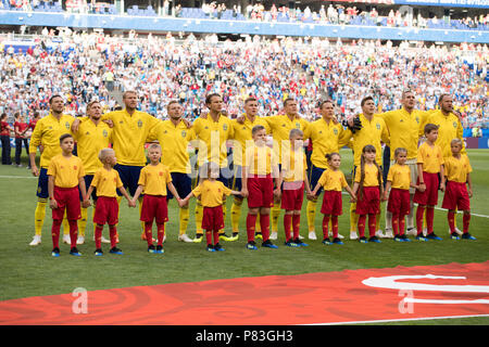 Samara, Russland. 07 Juli, 2018. Der Schwedische Spieler stehen zusammen während der Nationalhymne, Präsentation, Prsssentation, Aufstellung, Vor dem Spiel, Zeremonie, Line up, vollständige Figur, Landschaft, Singen, singt, Schweden (SWE) - England (ENG) 0:2, Viertelfinale, Spiel 60, am 07.07.2018 in Samara; Fußball-WM 2018 in Russland vom 14.06. - 15.07.2018. | Verwendung der weltweiten Kredit: dpa/Alamy leben Nachrichten Stockfoto