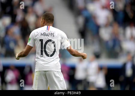 Kylian Mbappe (FRA) während der FIFA WM Viertelfinale zwischen Uruguay 0-2 Frankreich am Stadion in Nischni Nowgorod Nischni Nowgorod, Russland. Juli 6, 2018. Credit: Shinji Akagi/FERNOST PRESSE/LBA/Alamy leben Nachrichten Stockfoto