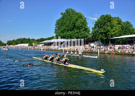 Am Henley Royal Regatta Themse Rudern Verein 'A' fand am Molesey Boat Club "A" für die Endrunde der Britannia Challenge Cup. Molesey geschoben Thames bis zum Ende mit Thames niemals mehr als eine Länge voraus ziehen. Sowohl die Thames Barrier und Fawley Datensätze sowie das Brechen der Kursaufzeichnung von einer Sekunde. Kredit Wendy Johnson/Alamy leben Nachrichten Stockfoto