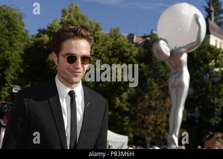 Karlovy Vary, Tschechische Republik. 07 Juli, 2018. Der britische Schauspieler Robert Pattinson kommt an der Schlussfeier der 53 Karlovy Vary International Film Festival (KVIFF) an die Thermar Hotel, Karlovy Vary, Tschechische Republik am 7. Juli 2018. Credit: Katerina Sulova/CTK Photo/Alamy leben Nachrichten Stockfoto