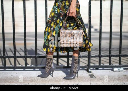 Paris, Frankreich. 04. Juli 2018. Erica Pelosini Leeman an der Fendi Landebahn zeigen während der Haute Couture Fashion Week in Paris - Juli 4, 2018 - die Credit: Runway Manhattan*** Für die redaktionelle Nutzung nur*** | Verwendung weltweit/dpa/Alamy leben Nachrichten Stockfoto