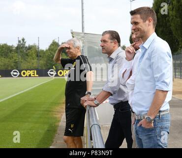 Firo: 09.07.2018, Fußball, 1.Bundesliga, Saison 2018/2019, BVB, Borussia Dortmund, Ausbildung, Kick-off-Training, Trainer Lucien FAVRE, links mit Manager Michael ZORC, Hans-Joachim Watzke und Sebastian KEHL | Verwendung weltweit Stockfoto