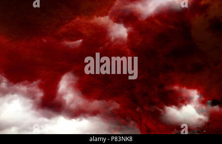Digitale Technik von roter Farbe Wolken mit Photo Collage Technik gemacht. Stockfoto