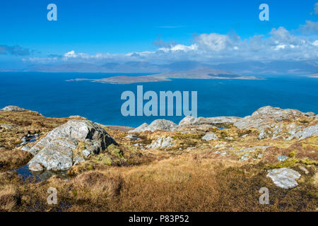 Die Insel von Taransay und der North Harris Hügel vom Gipfel des Ceapabhal auf Toe Kopf (Gob ein Tobha) South Harris, Western Isles, Schottland, Großbritannien Stockfoto