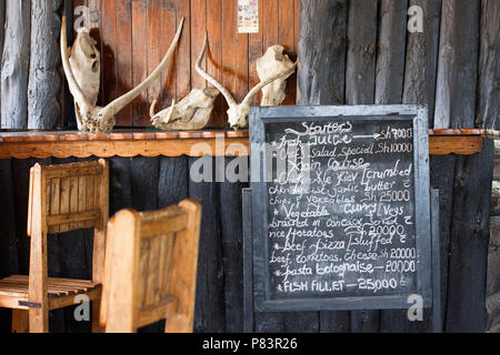 Menü im Restaurant, Lake Mburo Nationalpark Uganda, Ostafrika Stockfoto