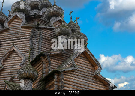 Russland, SANKT PETERSBURG - 18. AUGUST 2017: Die Kirche der Heiligen Jungfrau (Pokrovskaya Kirche) in der Immobilien Bogoslovka Stockfoto