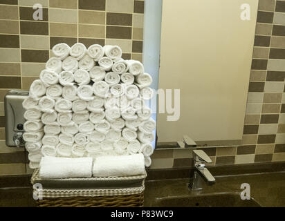 Material Bettwäsche in Luxus hotel WC Stockfoto
