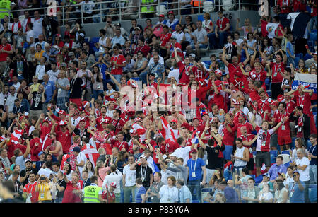 Nischnij Nowgorod, Russland - Juli 01: Fans Dänemark bei der Fußball-WM Russland 2018 Umlauf von 16 Match zwischen Kroatien und Dänemark in Nizhny Novgorod Stadion am 1. Juli 2018 in Nischni Nowgorod, Russland. (Foto von Lukasz Laskowski/PressFocus/MB Medien) Stockfoto