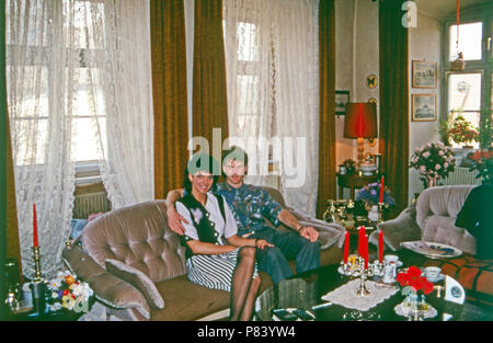 Markus Baron von und zu Aufseß mit Freundin Irene Stieber, Deutschland 1991. Markus Graf von und zu Aufsess mit seiner Freundin Irene Stieber, Deutschland 1991. Stockfoto