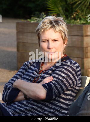 Jennifer Saunders dargestellt im Royal Borough von Kensington und Chelsea am 2. Juni 2011. Stockfoto