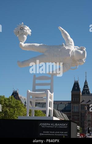 Astronaut Kunst im Museum Square in Amsterdam von Joseph Klibansky Stockfoto