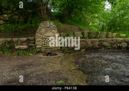 Die Font de La Forcara auf dem Fluss Ter in Llanars, Katalonien, Spanien Stockfoto