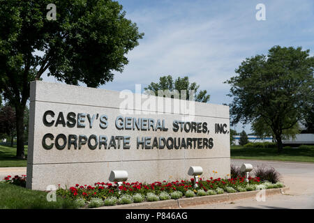 Ein logo Zeichen außerhalb des Hauptsitzes der Casey's General Stores, Inc., die in Ankeny, Iowa, wurde am 30. Juni 2018. Stockfoto