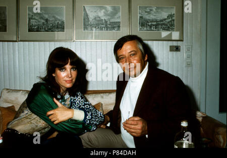 Moderatorin Petra Schürmann und Partner Gerhard Freund in München, Deutschland 1974. Die TV-Moderatorin Petra Schuermann und Partner Gerhard Freund in München, Deutschland 1974. Stockfoto