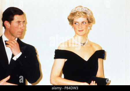 Prinz Charles und Prinzessin Diana zu 206 in Deutschland, hier beim Abendempfang in Bonn, 1987. Prinz und Prinzessin von Wales Deutschland besuchen, hier bei einer Abendveranstaltung in Bonn, 1987. Stockfoto