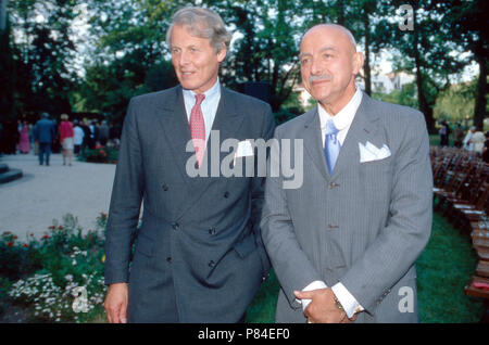 Professor Markus Lüpertz, Malerei, Bildhauerei und Objektkunst in Düsseldorf, Deutschland 1996. Gemälde, Skulpturen und Objekte der deutsche Künstler, Bildhauer und Maler Markus Luepertz in Duesseldorf, Deutschland 1996. Stockfoto