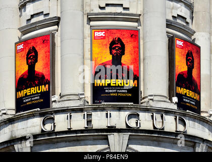 'Imperium' (von Mike Poulton) am Gielgud Theatre, Shatesbury Avenue (Juli 2018) London, England, UK. Stockfoto