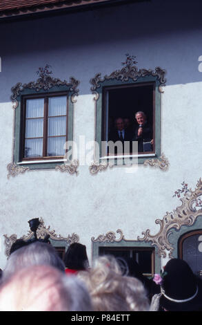 Der ehemalige sowjetische Staatspräsident Michail Gorbatschow mit Ehefrau Raissa zu 206 in Lechbruck am See, Deutschland 1992. Der ehemalige sowjetische Präsident Michail Gorbatschow und seiner Frau Raissa, Lechbruck am See, Deutschland 1992. Stockfoto