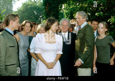 Bundespräsidenten Johannes Rau und Ehefrau Christina zu 206 bei Anton Wolfgang Graf von Faber-Castell in Stein bei Nürnberg, 2003. Bundespräsident Johannes Rau und seine Frau Christina, Anton Wolfgang Graf von Faber Castell in Stein bei Nürnberg, Deutschland 2003. Stockfoto