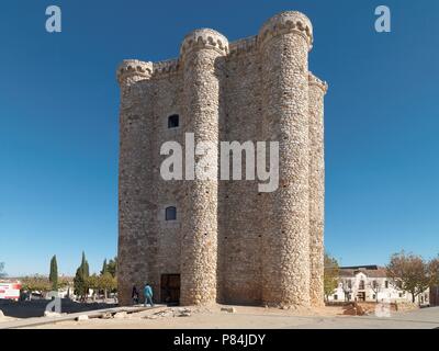 CASTILLO DE NÄHE DE SALVANES. FORTALEZA DE LA ORDEN MILITAR DE SANTIAGO. MADRID, ESPAÑA. Stockfoto