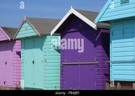 Holzhütten am Avon Strand Mudeford, Christchurch, Dorset Stockfoto