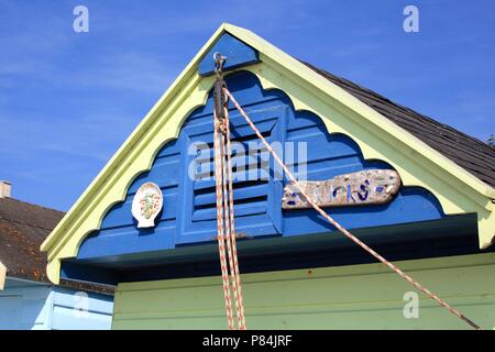 Holzhütten am Avon Strand Mudeford, Christchurch, Dorset Stockfoto