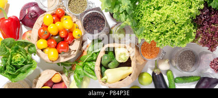 Gesundes essen Hintergrund. Satz von gesundes Essen auf einem weißen Hintergrund, Ansicht von oben Stockfoto