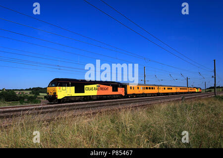 67027 Colas Zügen, East Coast Main Line Railway, Peterborough, Cambridgeshire, England, Großbritannien Stockfoto