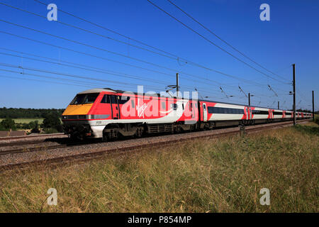 Virgin Trains 91130 Oberbürgermeister von Newcastle, East Coast Main Line Railway, Peterborough, Cambridgeshire, England, Großbritannien Stockfoto