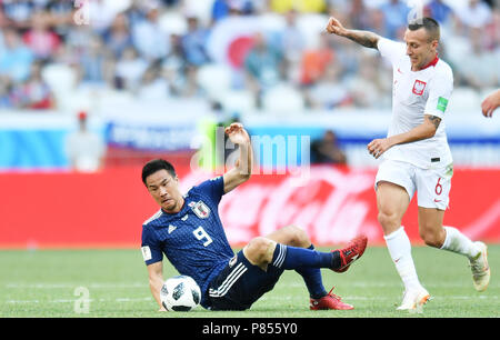 Wolgograd, Russland - 28. Juni: Shinji Okazaki von Japan konkurriert mit Jacek Goralski von Polen während der FIFA WM 2018 Russland Gruppe H Übereinstimmung zwischen Japan und Polen bei Wolgograd Arena am 28. Juni in Wolgograd, Russland 2018. (Foto von Lukasz Laskowski/PressFocus/MB Media/) Stockfoto