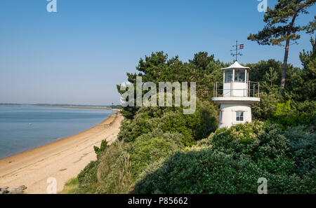 Die Beaulieu River Millennium Beacon auch als Lepe Leuchtturm mit Blick auf Lepe Strand im New Forest, Hampshire, UK Stockfoto