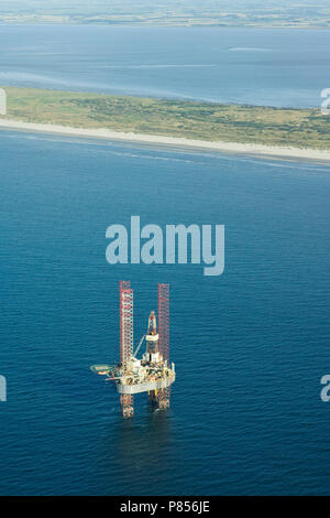 Boorplatform bij Ameland; Oil Rig Ameland Stockfoto