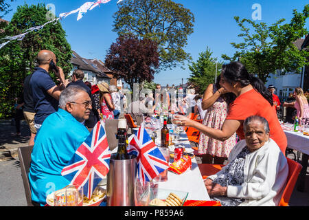 Straßenfest am Tag der Hochzeit von Prinz William und Meghan Markle, 19. Mai 2018, Fullers Road, London E 18, England. Stockfoto