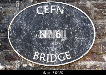 Cefn No. 6 Brücke auf einer Brücke über die vierzehn Schleusen Canal Rogerstone, Newport, South Wales Stockfoto