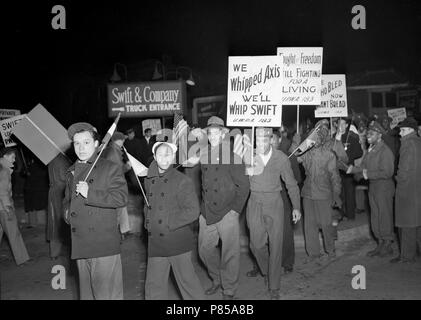 Arbeit Streik bei einem Fleischverpackungbetrieb in Kansas City, MO, Ca. 1946. Stockfoto