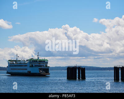 PORT Townsend, Washington - 26. Juni 2018: Das Washington State Ferry Salish Ansätze das Terminal in Port Townsend Stockfoto