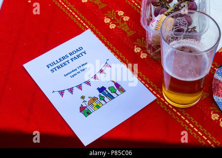 Einladung zu einem Straßenfest am Tag der Hochzeit von Prinz Harry und Meghan Markle, 19. Mai 2018, Fullers Road, London E 18, England. Stockfoto